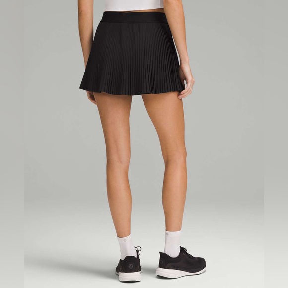 Lululemon Varsity High-Rise Pleated Tennis Skirt With Shorts Skort Black size 4 - Picture 3 of 13